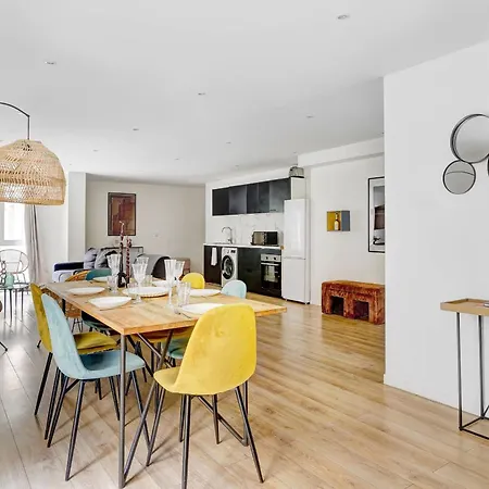 Sejour Elegant Aux Buttes Chaumont Pour 12 Pers Apartment Paris